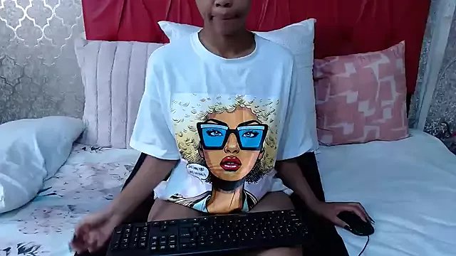 Freechat BondiBitch on StripChat