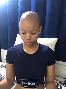 Freechat BondiBitch on StripChat