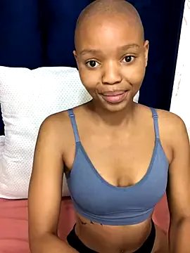 Freechat BondiBitch on StripChat