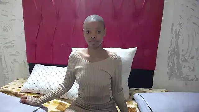 Freechat BondiBitch on StripChat