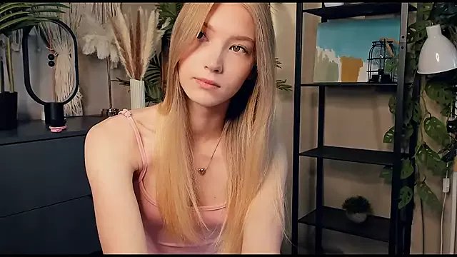 Freechat ChinBonnell on StripChat