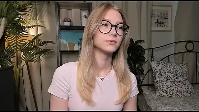 Freechat ChinBonnell on StripChat