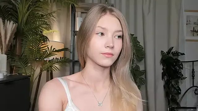 Freechat ChinBonnell on StripChat