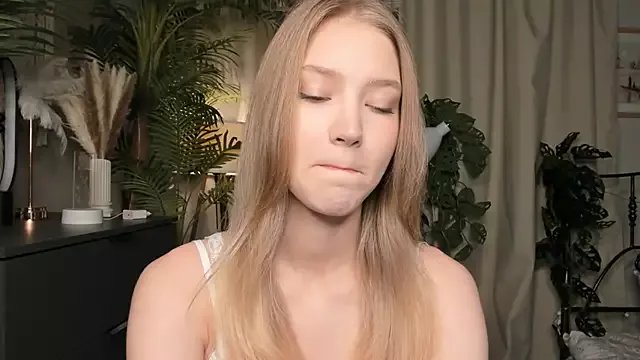 Freechat ChinBonnell on StripChat