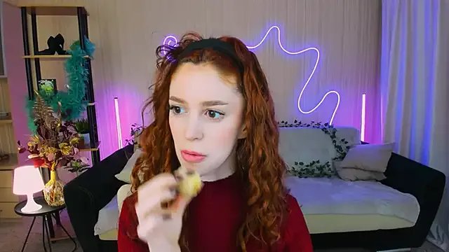 Freechat ChristinaConteeree on StripChat