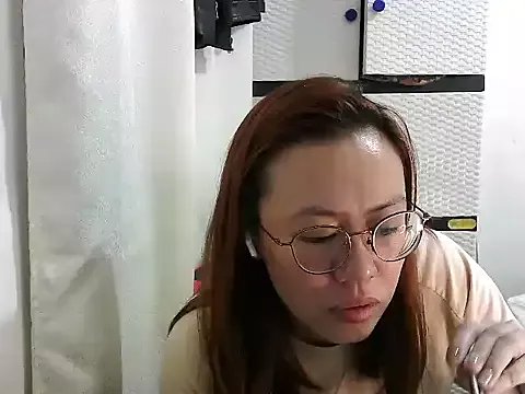 Freechat crizzybel on StripChat