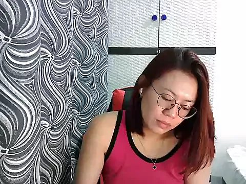 Freechat crizzybel on StripChat