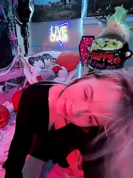 Freechat Cutiepiespanks on StripChat