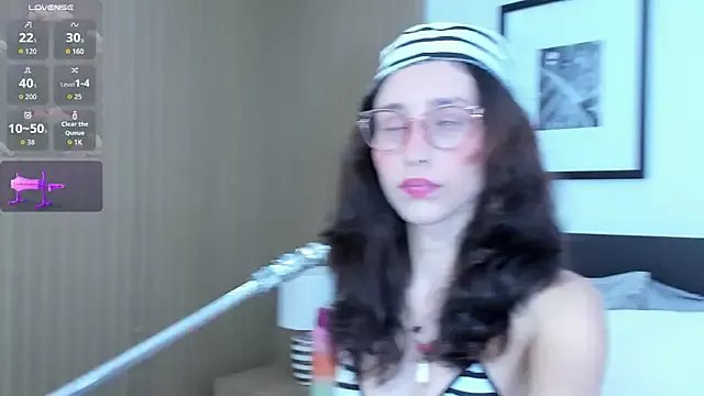 Freechat doll_bella_ on StripChat