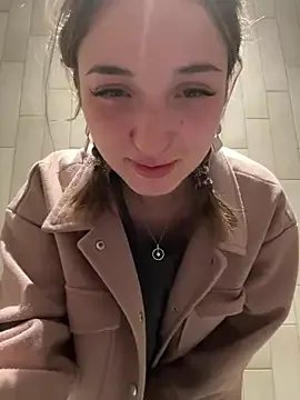 Freechat DollyTall on StripChat