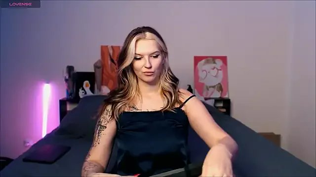 EileenKenner on StripChat 