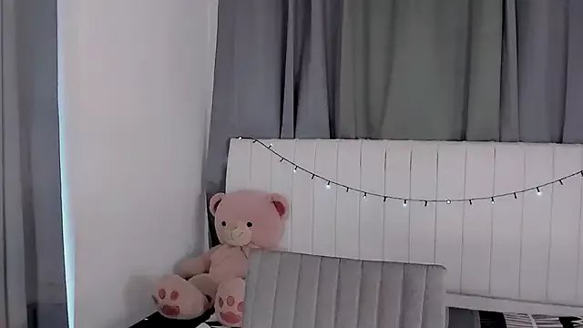 Freechat gatitavenecis on StripChat