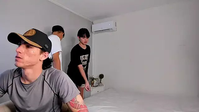 Freechat Handsomeboyss19 on StripChat