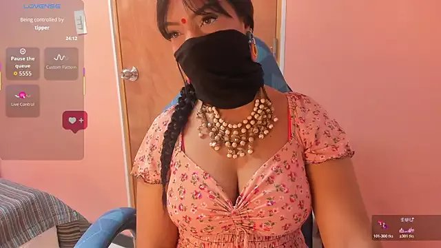Iniya_Parul on StripChat 