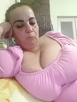 Freechat IvettkeXXX on StripChat