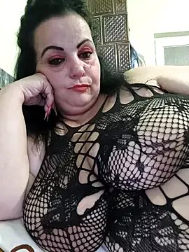 Freechat IvettkeXXX on StripChat