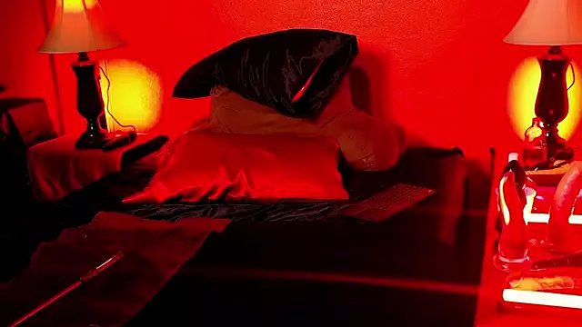 Freechat JenniferCD on StripChat