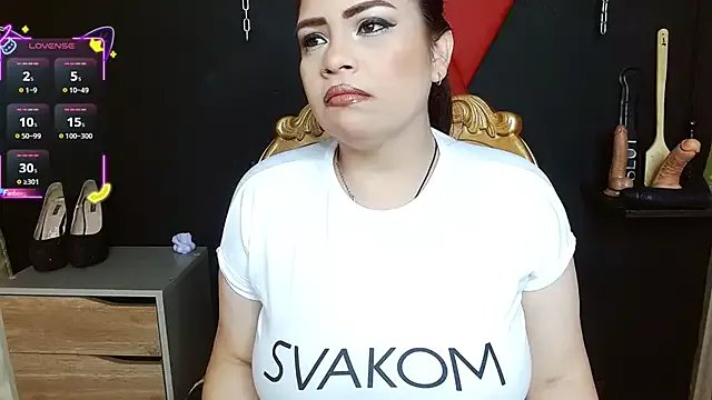 Freechat jolie_colette on StripChat