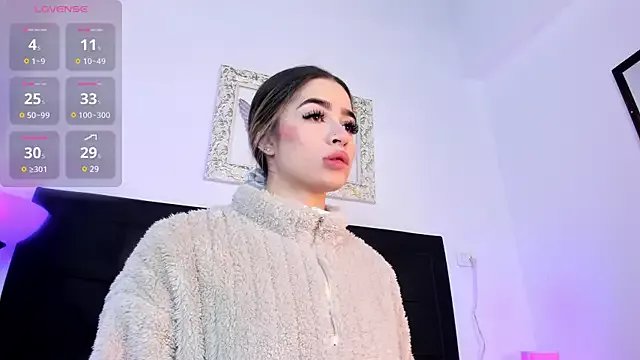 Lola_Blondie on StripChat 