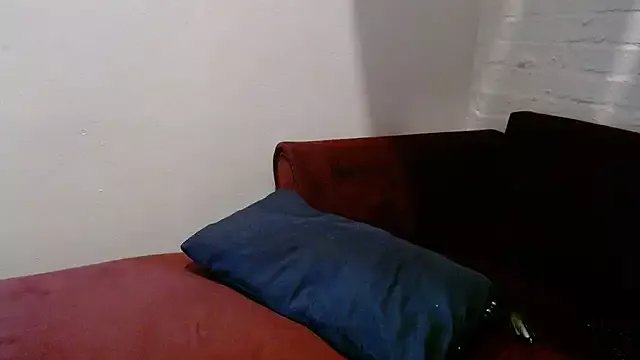 Freechat LolaTwerksXX on StripChat