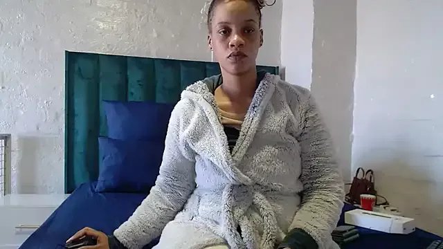 Freechat LolaTwerksXX on StripChat