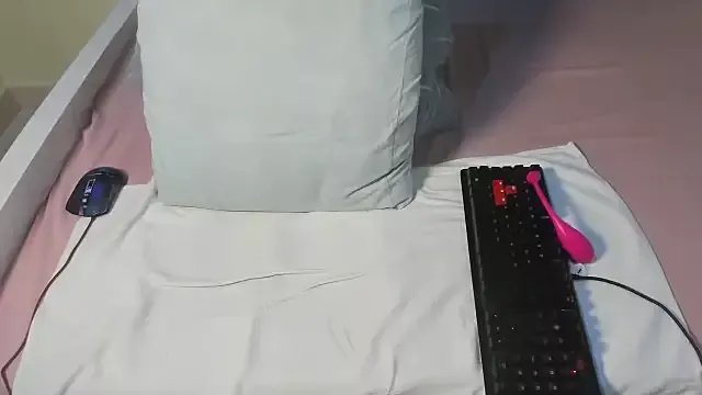 Freechat mapeees on StripChat