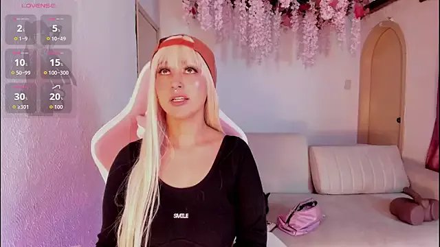 Private Mia-Bloom on StripChat