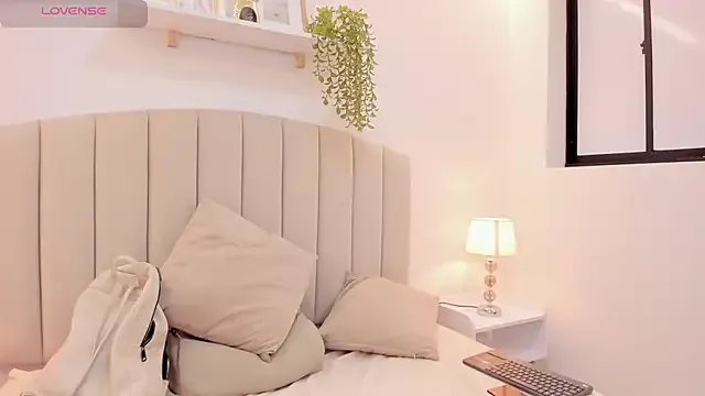 Freechat Mia_thompson_19 on StripChat