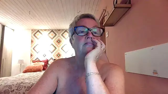 Freechat Mystery-Grandmother on StripChat