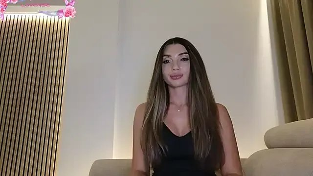 Private ReyaSophia on StripChat