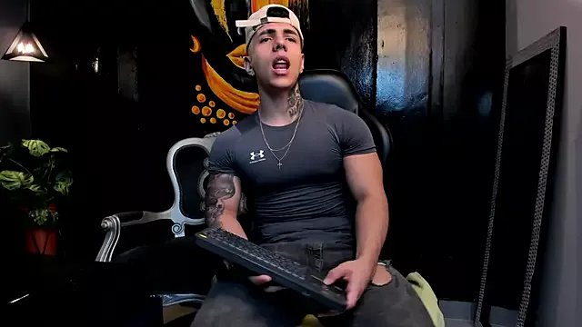 Freechat SalvatoreDmore on StripChat