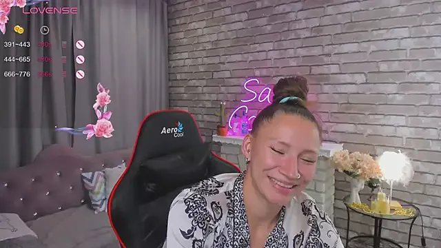 Freechat SarahCoksss on StripChat