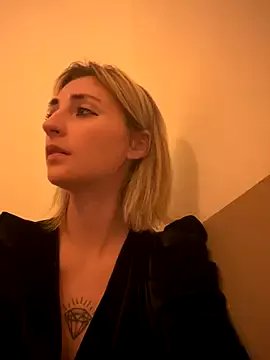 Freechat sexy_blondie92 on StripChat