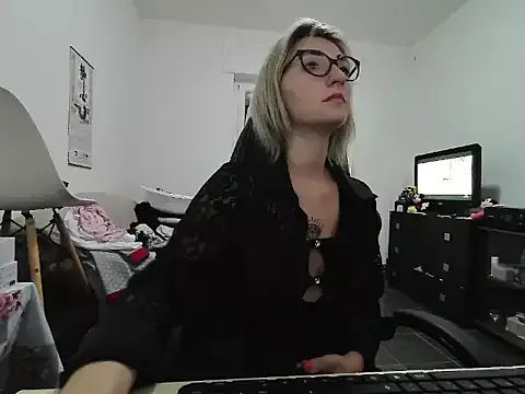 Freechat sexy_blondie92 on StripChat