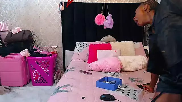 Freechat SexyPetitex25 on StripChat