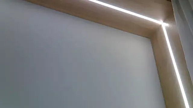 Freechat SkinnyKitten on StripChat