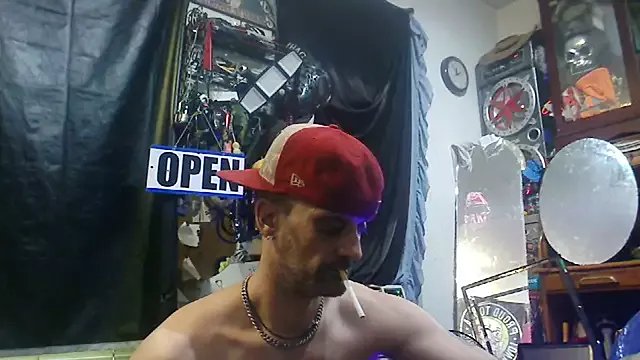 Freechat slinginbigD on StripChat