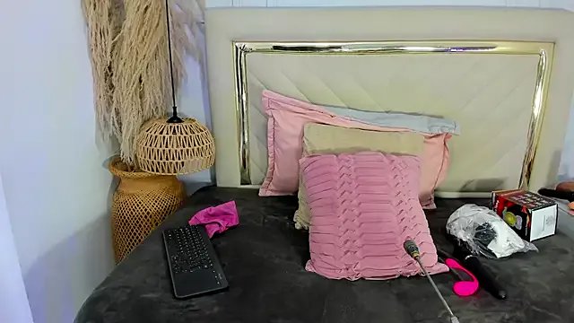 Freechat Slut_Milf_ on StripChat