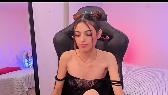 Freechat sofiarouge on StripChat