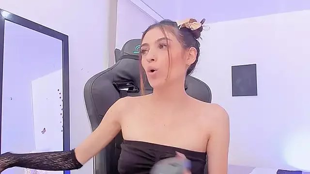 Freechat sofiarouge on StripChat