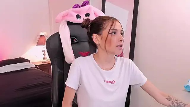 Freechat sofiarouge on StripChat