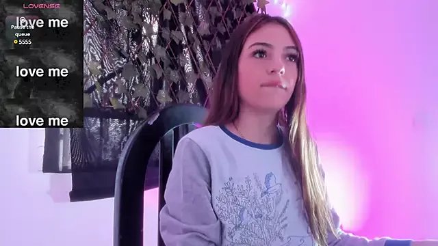 Freechat sofiarouge on StripChat