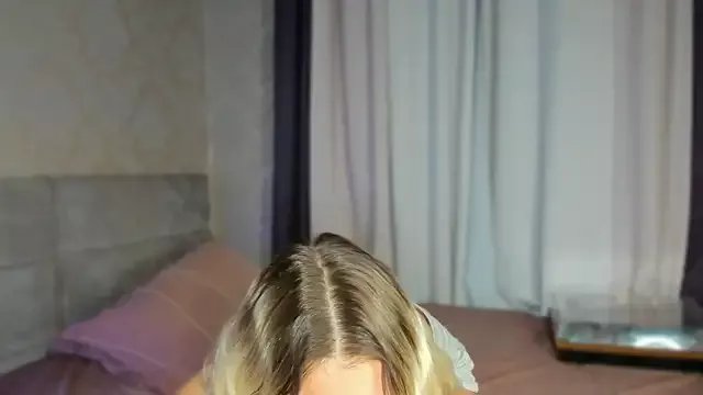 Freechat sugarplum_x on StripChat