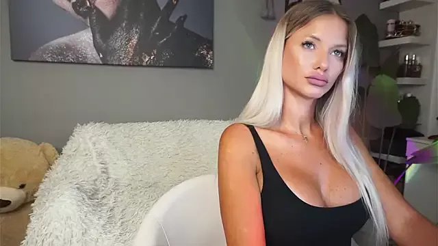 Freechat SweetBlondy35 on StripChat