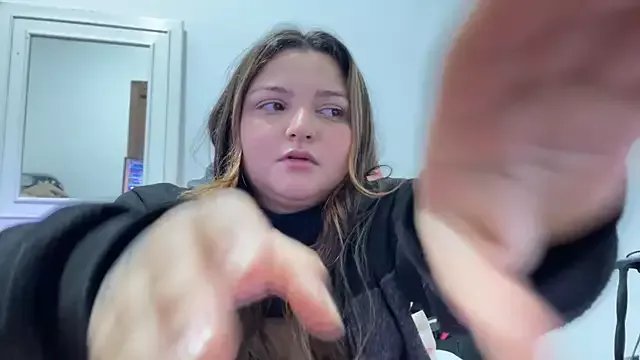 Freechat SweetFoxEyes_ on StripChat