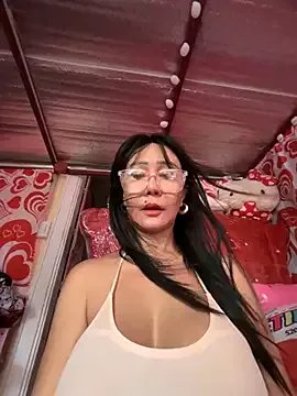 sweetieme on StripChat 